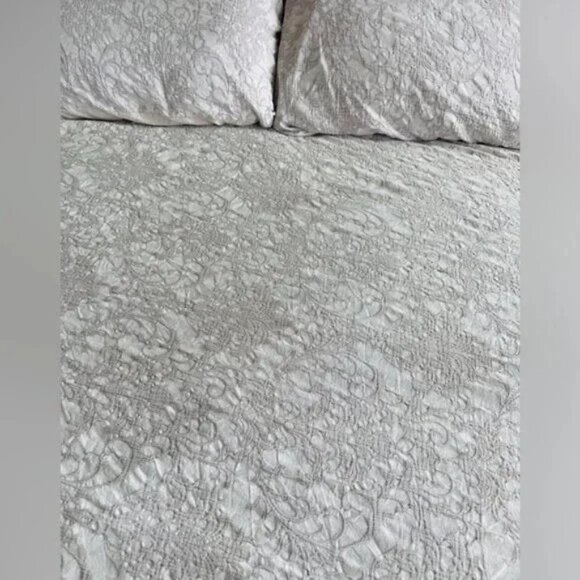 ARTELIER NICOLE MILLER 3 Piece Bedding Set - Picture 2 of 4